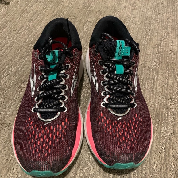brooks ghost size 6